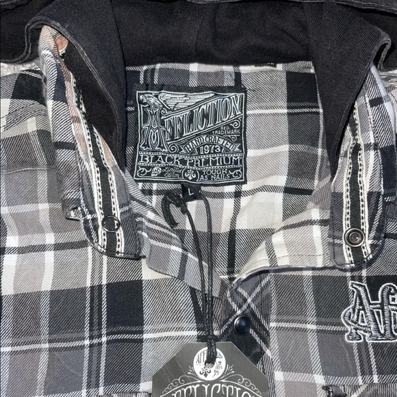 Affliction Hooded Snap Up Tee. L - Picture 4 of 15